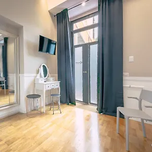 3* Pensión Trastevere Glasshouse